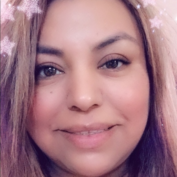 Meet your Posher, Julie - Picture 1 of 1